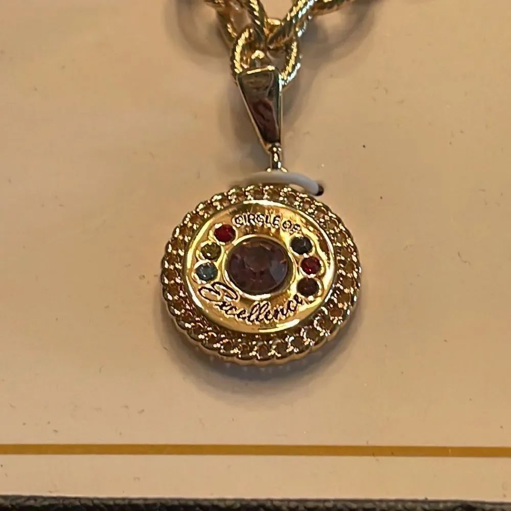 Color Street Circle of Excellence Bracelet. - Picture 8 of 10